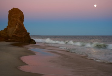 Lucy Vincent Beach Moonrise